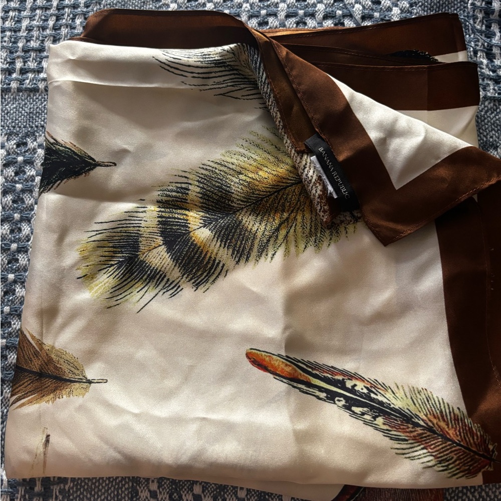 Banana Republic Brown and Cream Patterned Scarf Silk - Picture 3 of 4